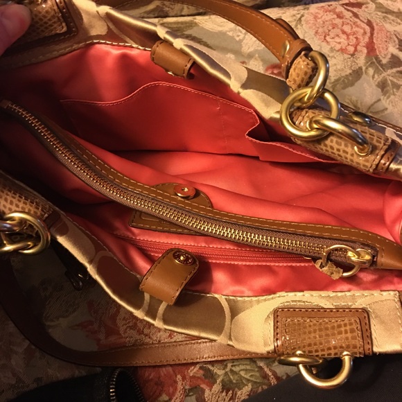 Coach Handbag - Picture 4 of 8